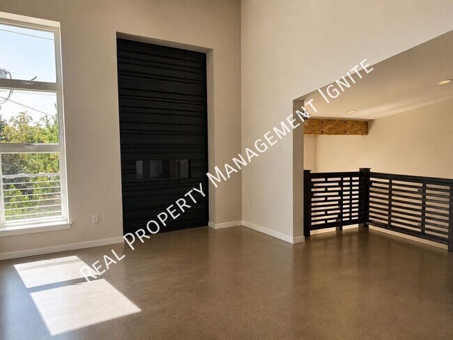 Foto del edificio - 636 NW Portland Ave