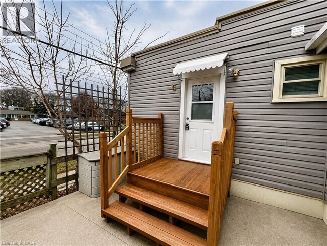 Building Photo - 6 Pegler St