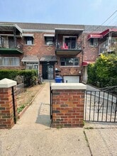 Building Photo - 522 Taylor Ave