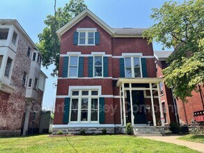 Building Photo - 932 Cherokee Rd