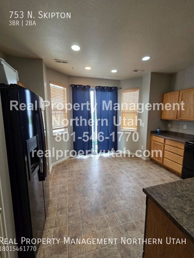 Foto del edificio - 753 N. Skipton-