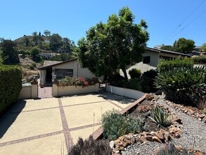 Building Photo - 4884 Vista Arroyo