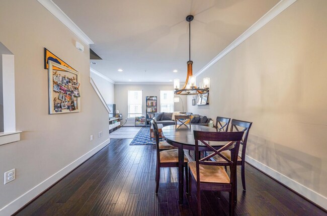 Segundo piso, comedor y sala de estar - 1309 S Quinn St