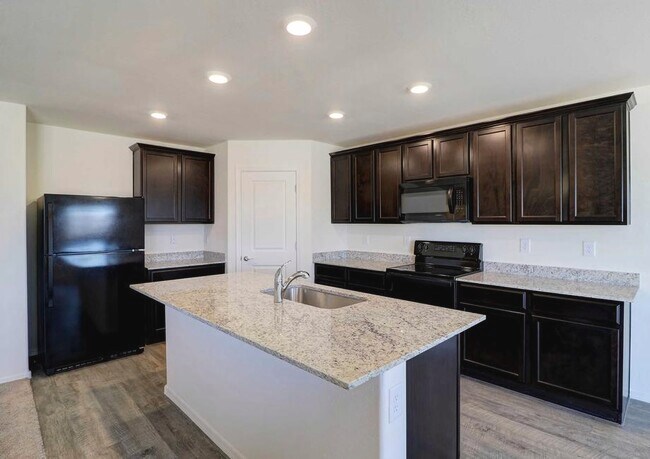 Building Photo - 466 W Black Hawk Pl