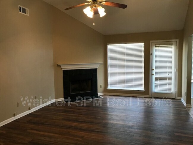Foto del edificio - 5616 Autumn Valley Dr