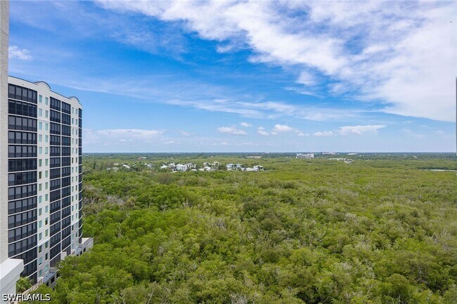 Foto del edificio - 420 Cove Tower Dr