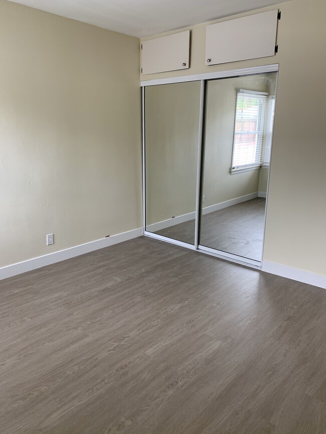 Foto del edificio - 6645 Blewett Ave