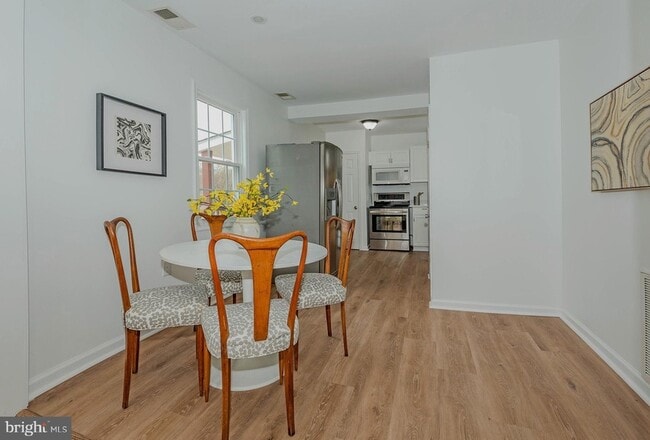 Foto del edificio - 108 New Jersey Ave NW