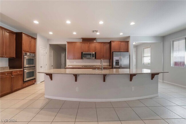 Building Photo - 5579 Bethany Bend Dr