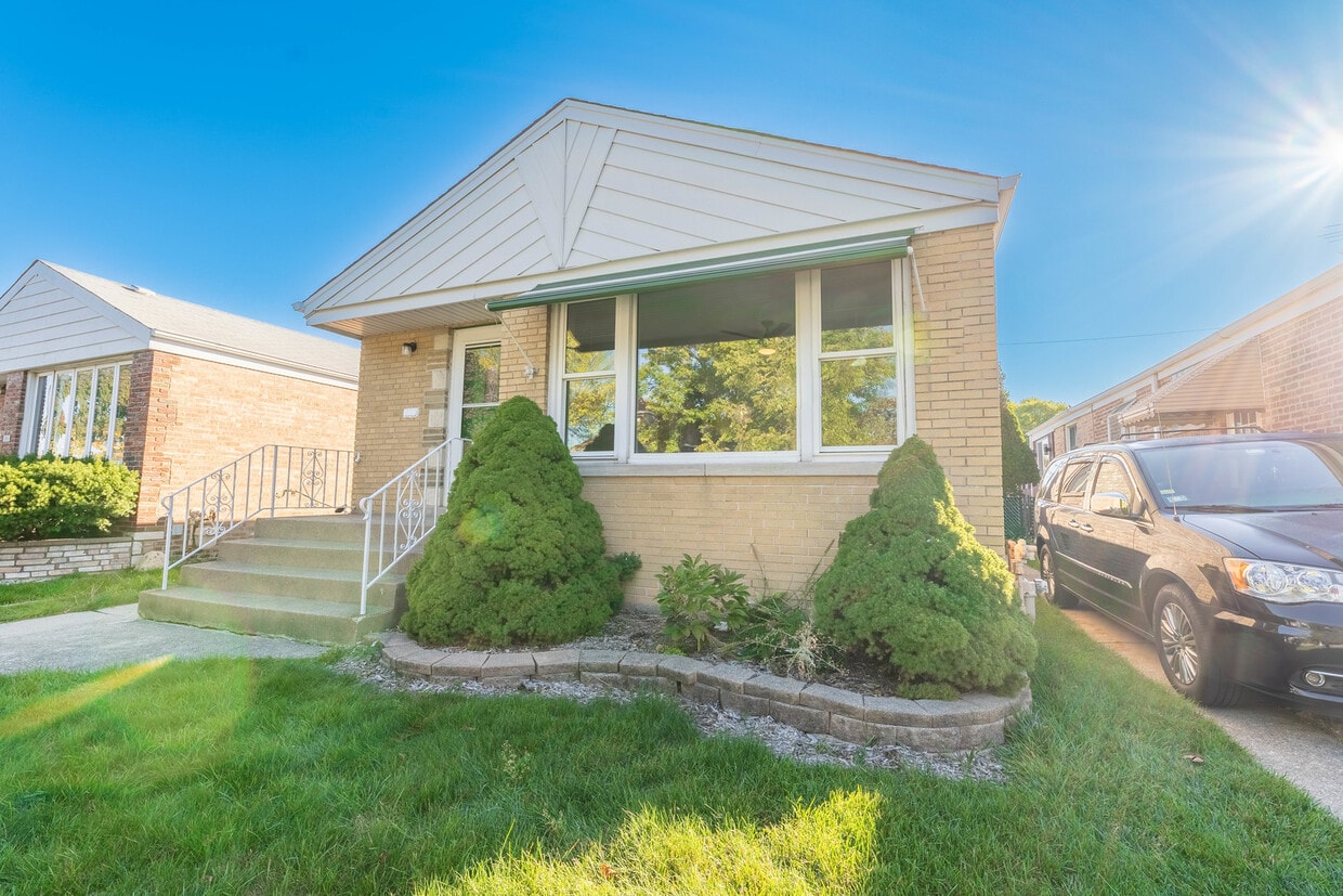 5139 S Narragansett Ave, Chicago, IL 60638 House for Rent in Chicago