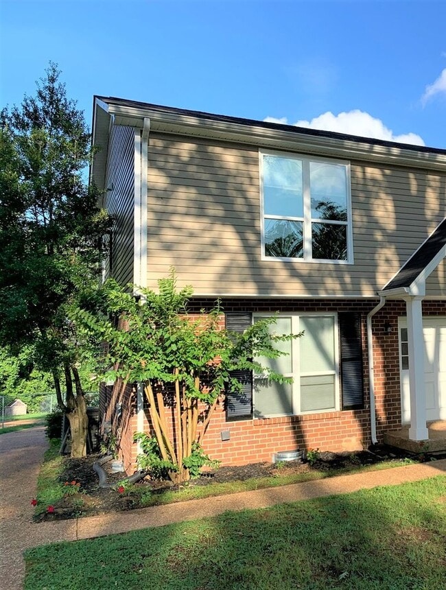 Building Photo - Colemont Drive