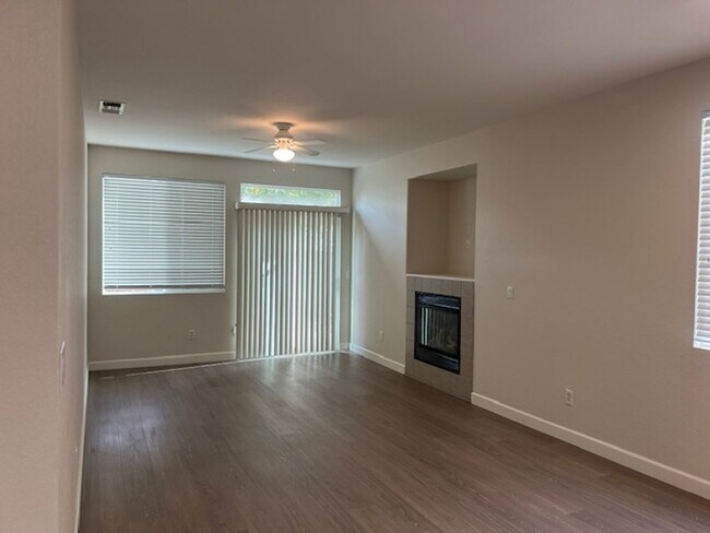 Foto del edificio - Single-Story 4 Bedroom House for Rent – El...