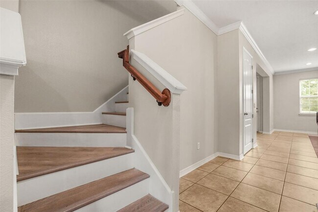 Building Photo - 561 Telfair Square Ct