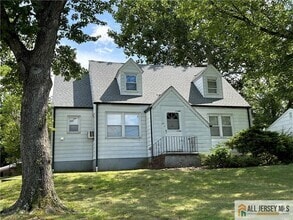 Building Photo - 351 Metlars Ln