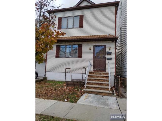 Primary Photo - 121 Pierre Ave