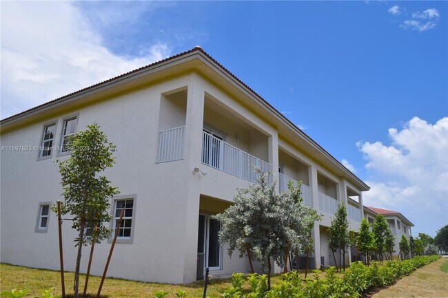 Foto del edificio - 8472 W McNab Rd