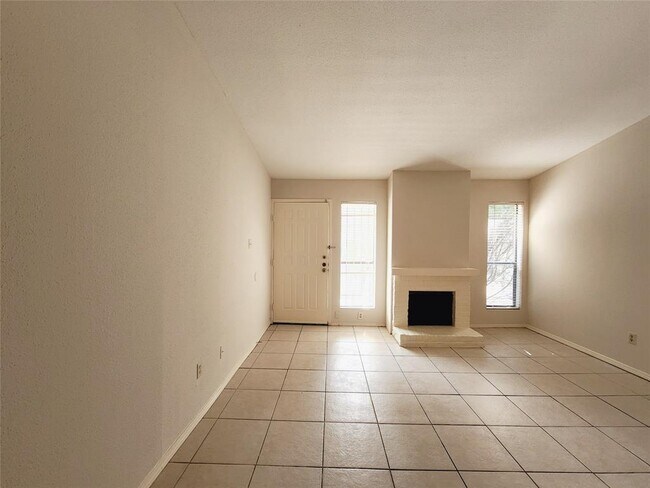 Foto del edificio - 2110 Wilcrest Dr