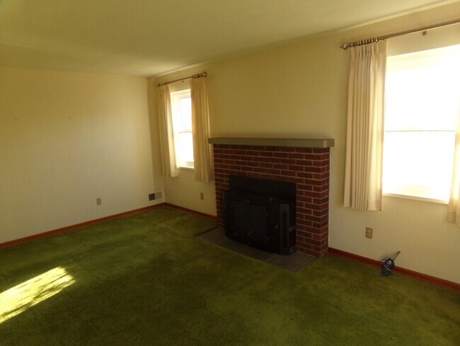 Foto del edificio - COMING SOON! 3 Bed Cape Cod Home!