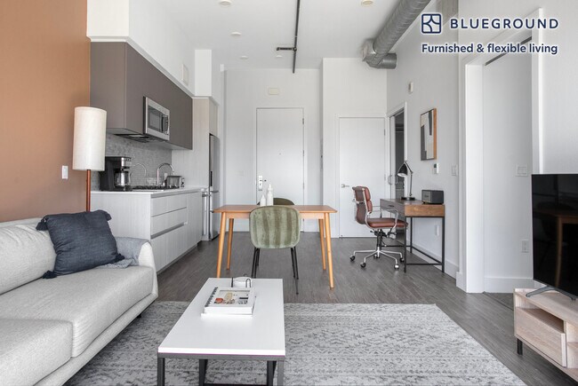Foto del edificio - 3838 Dunn Dr