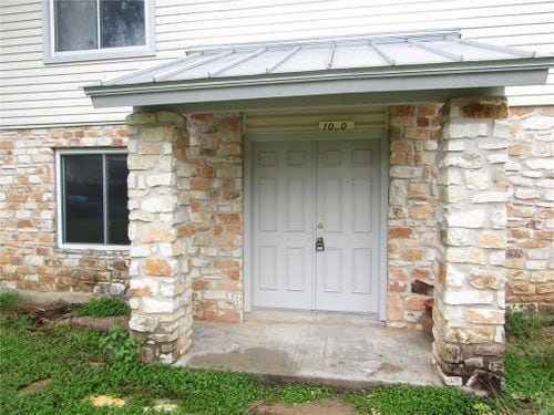Building Photo - 10506 Yucca Dr