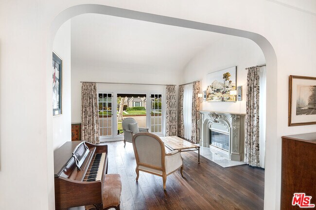 Foto del edificio - 106 N Citrus Ave