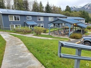 Building Photo - 1050 Salmon Creek Ln