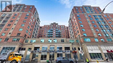 Building Photo - 313 Richmond St E