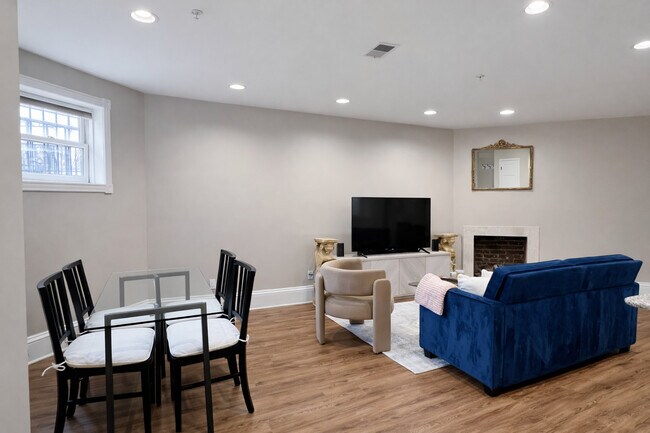 Foto del edificio - 1738 19th St NW