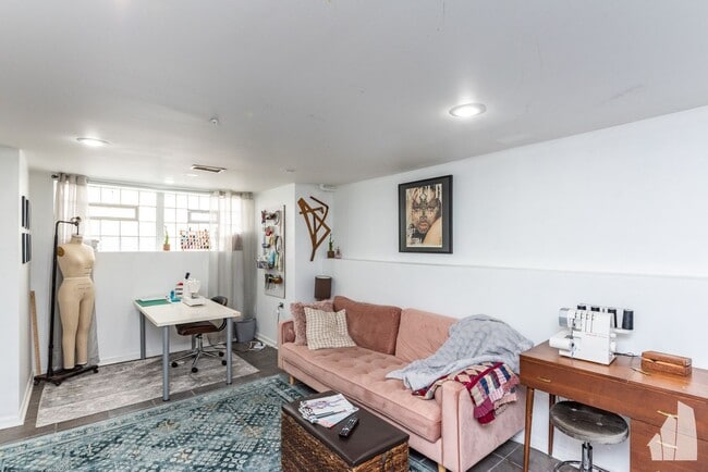 Building Photo - 2005 W Race Ave