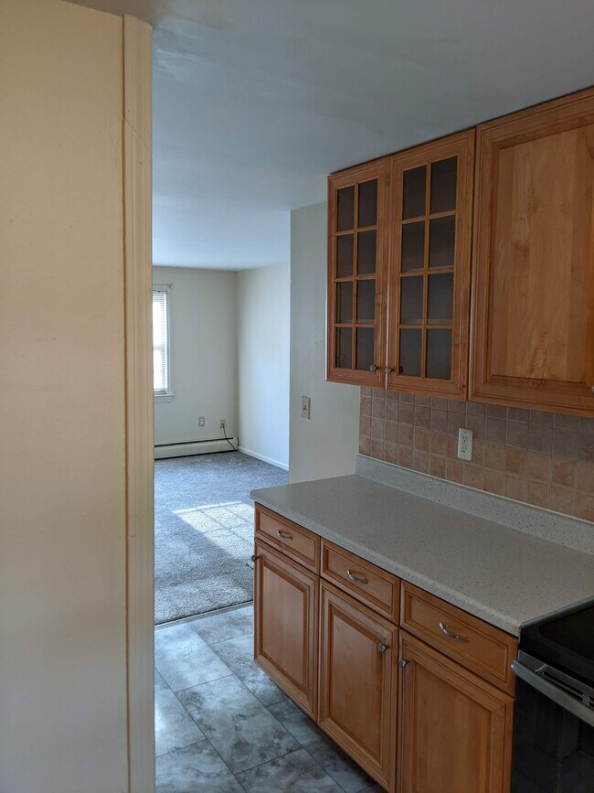 Building Photo - 6 Grandview Dr