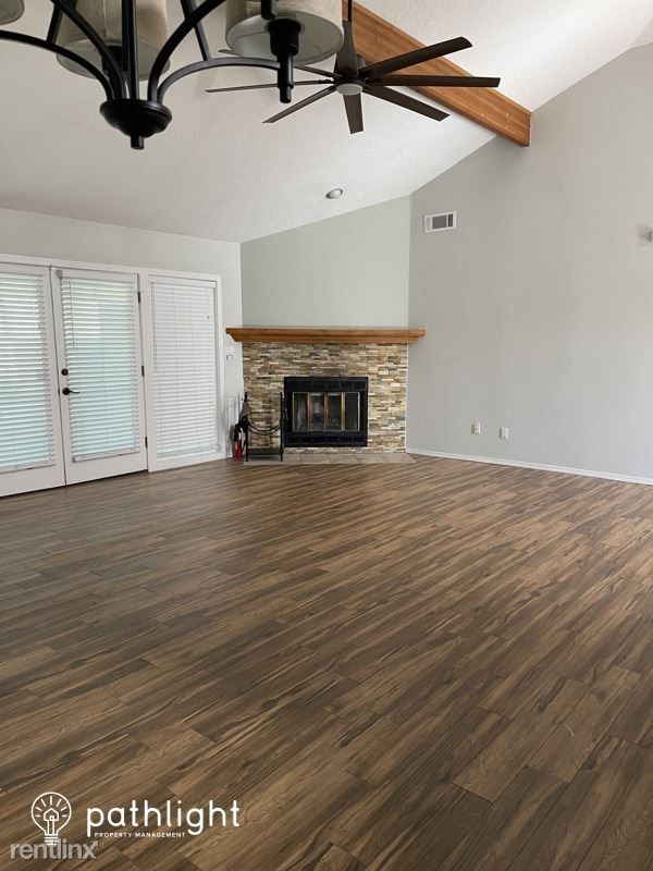 Foto del edificio - 4 br, 2 bath House - 5404 Roanoke Ave NW UNIT