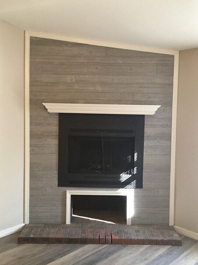 Foto del edificio - 814 Hardy Springs Cir