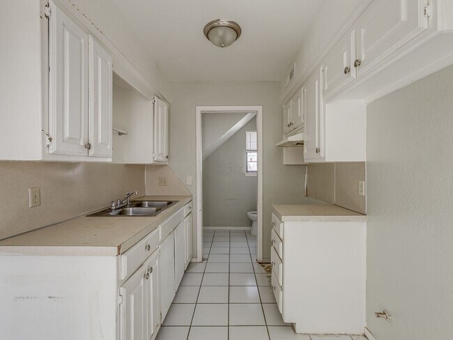 Foto del edificio - MOVE IN SPECIAL NO DEPOSIT IF LEASED BY Ju...