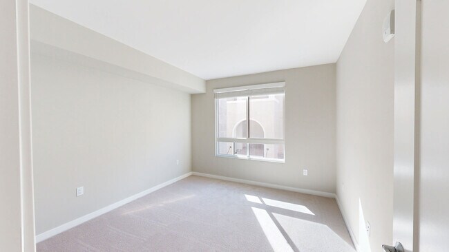 Interior Photo - North Grove