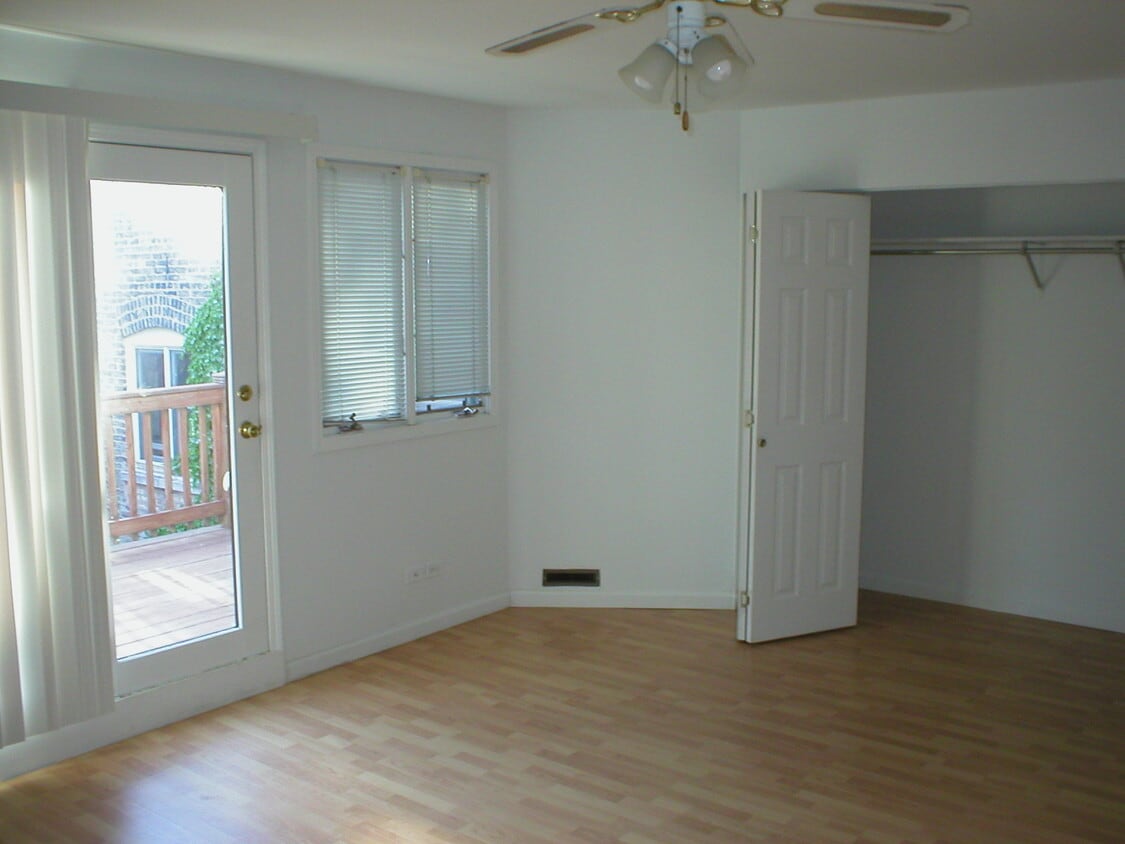 Building Photo - 1931 N Sheffield Ave