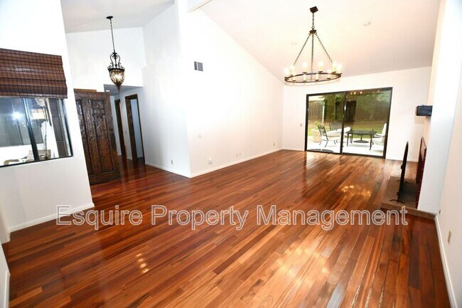 Building Photo - 4275 Silverado Dr