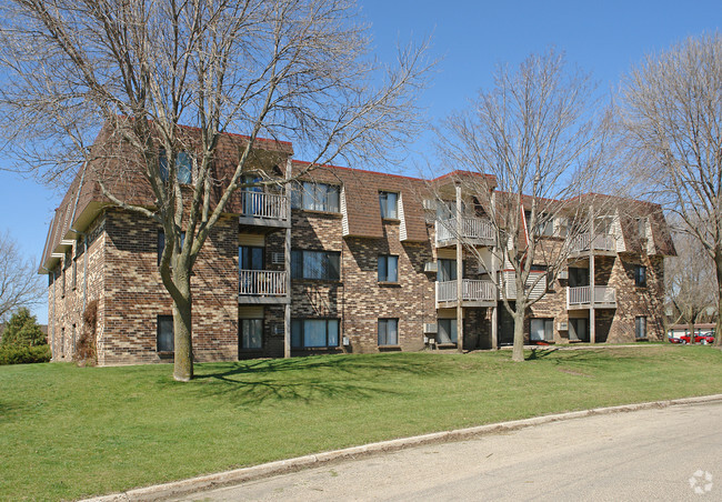 Building Photo - Summerfield Apartments