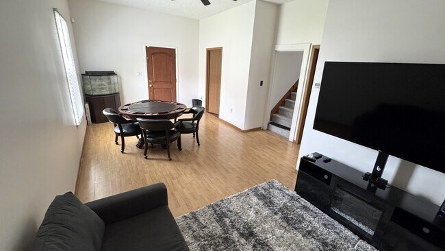 Foto del edificio - 3325 Claremont Ave