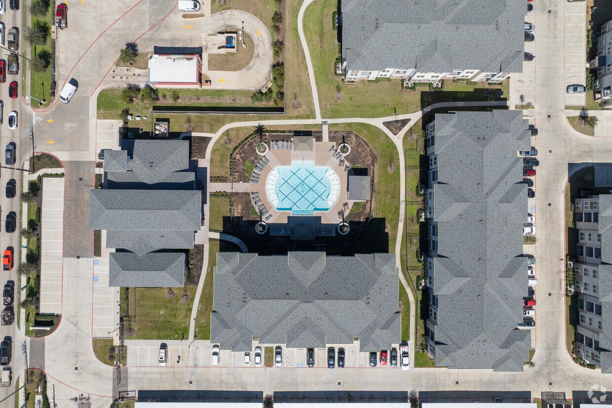 Descripción general de Lakecrest - Lakecrest Apartments