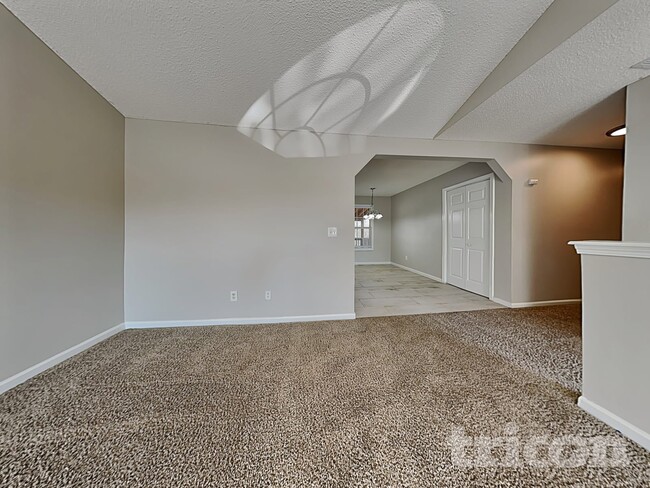Building Photo - 63 Cliff View Dr