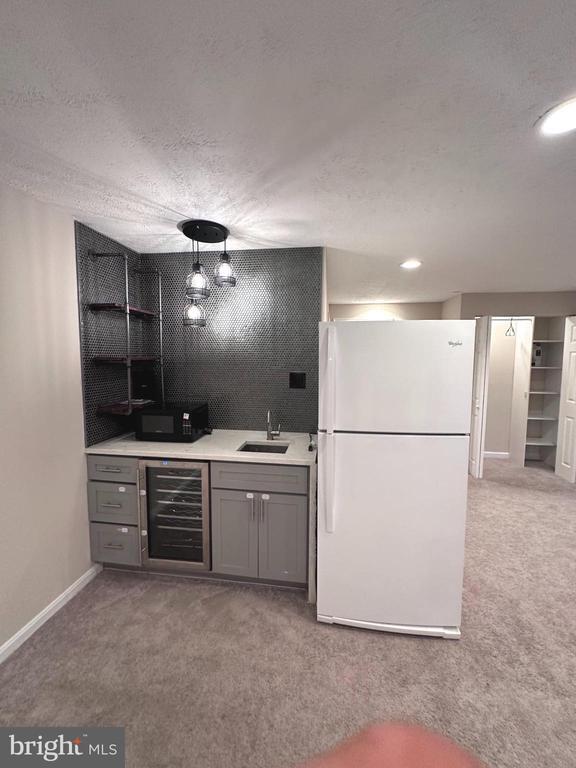 Foto del edificio - 8605 Western Oak Dr