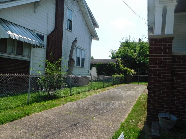 Foto del edificio - 54 Hunt Ave