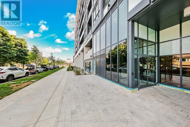 Photo du bâtiment - 625-625 Sheppard Ave E