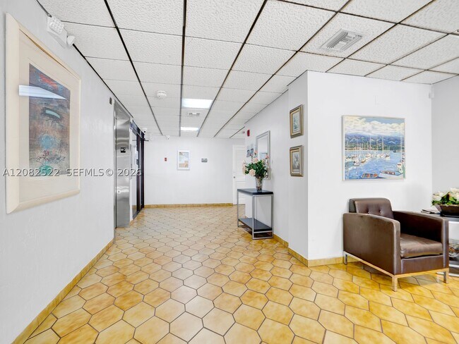 Foto del edificio - 8255 Abbott Ave