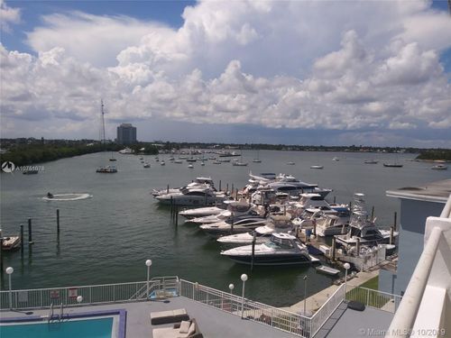 Foto del edificio - 7904 West Dr