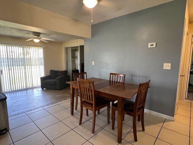 Foto del edificio - * Coming Soon * Furnished 2/2 in Port St Lucie