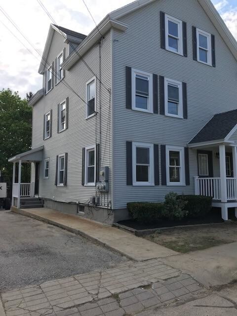 Exterior Side - 15 Robinson St