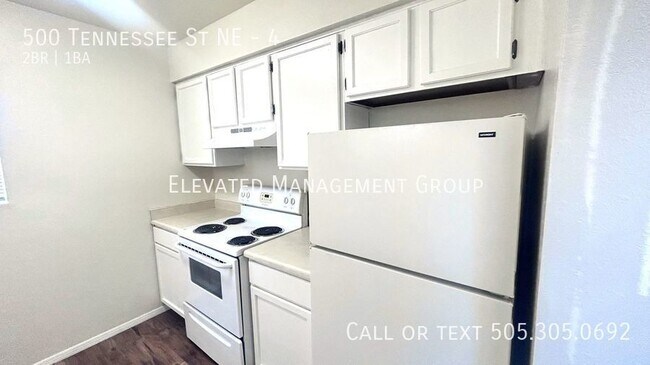 Building Photo - Beuatiful Upstair unit!! 2 bedroom Apartme...