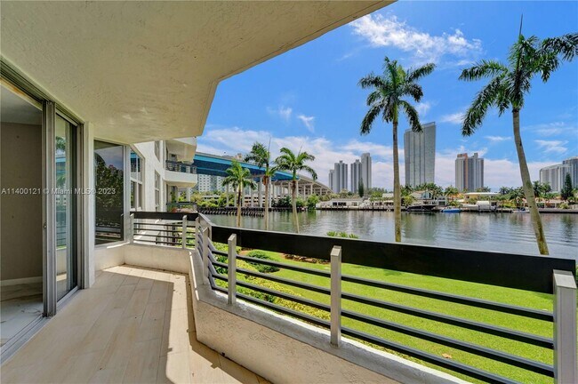 Foto del edificio - 19195 Mystic Pointe Dr