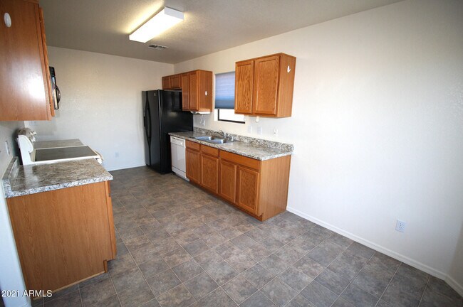 Building Photo - 858 Kayenta Ct